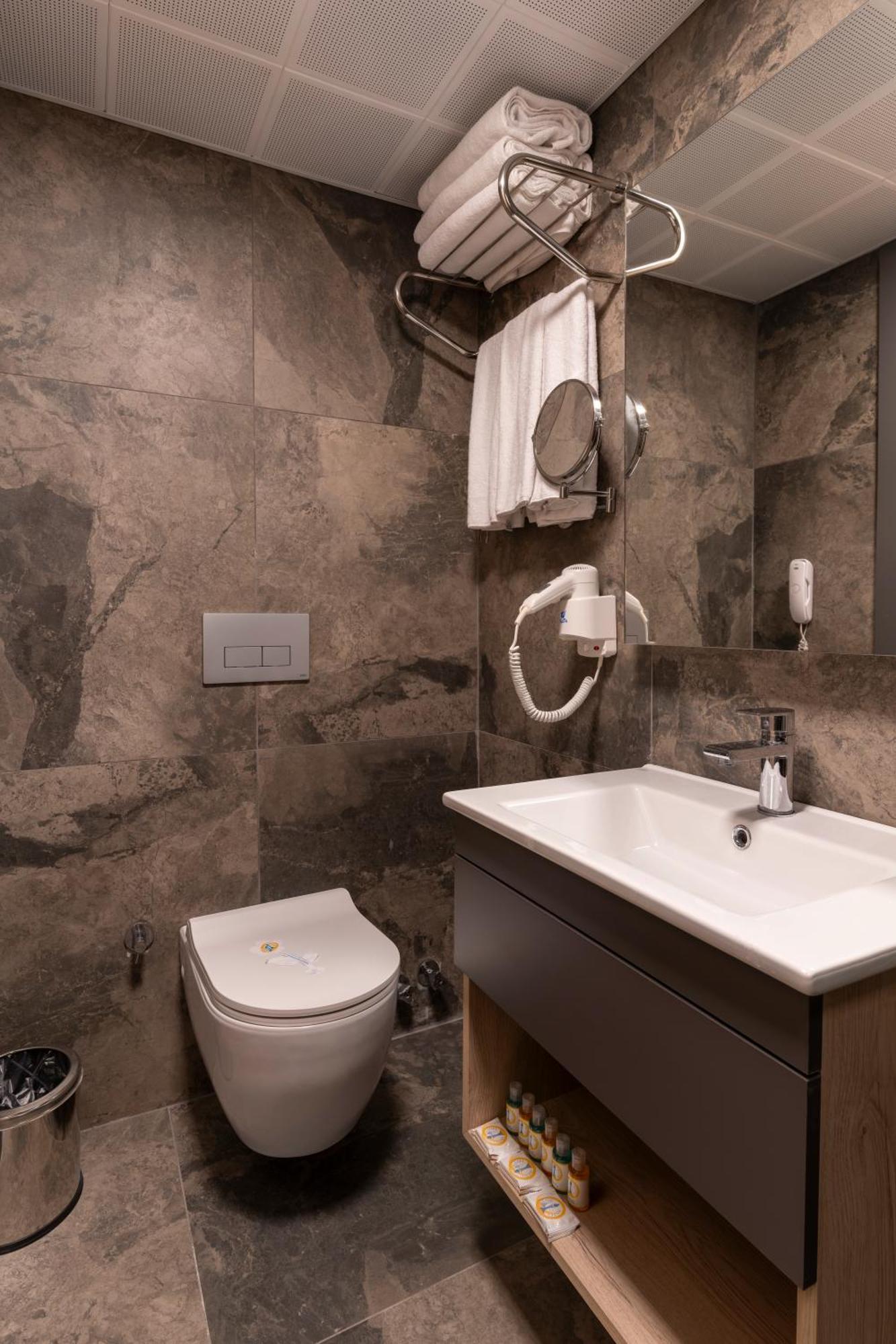 Irenic Otel