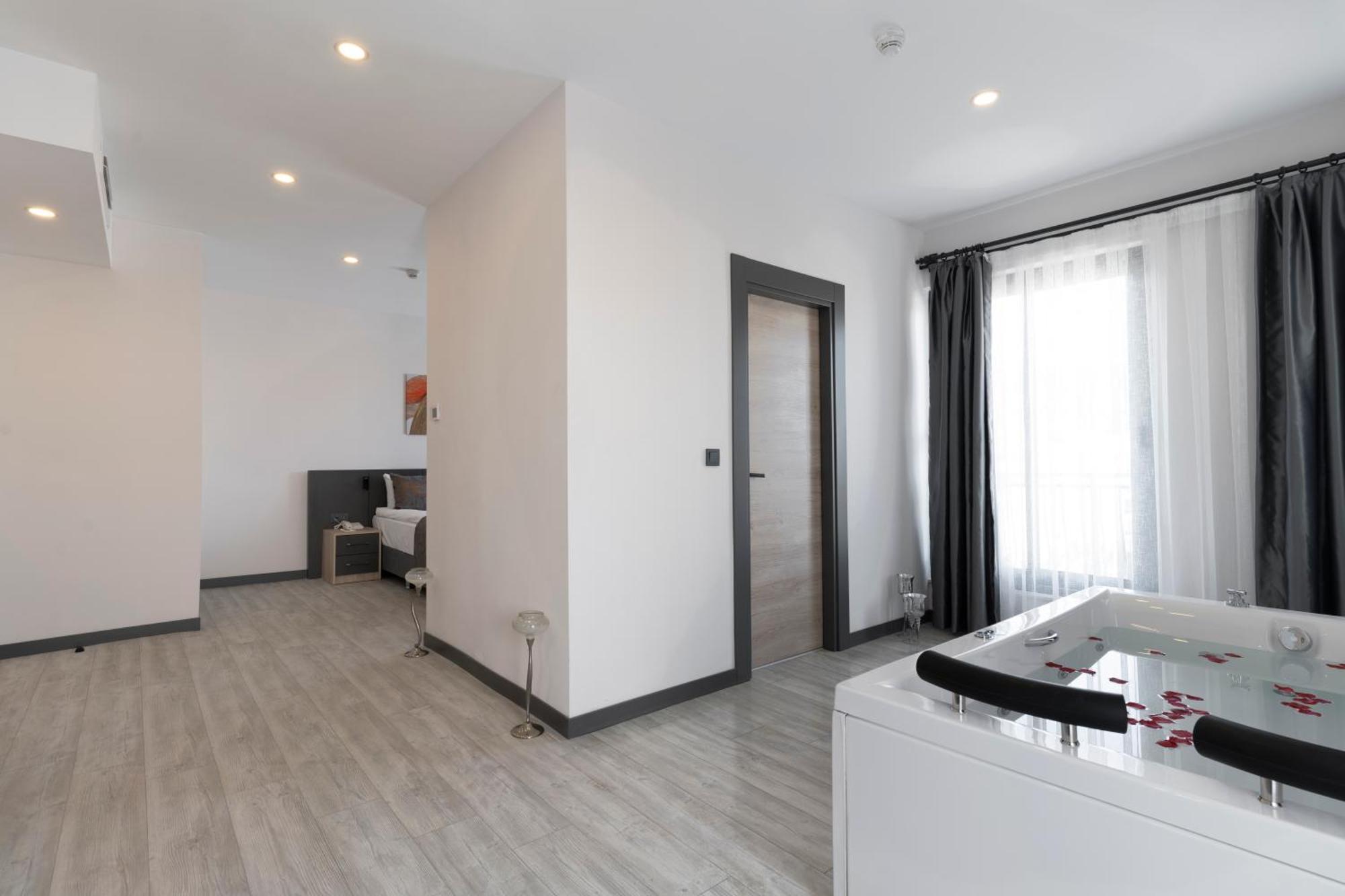 Irenic Otel