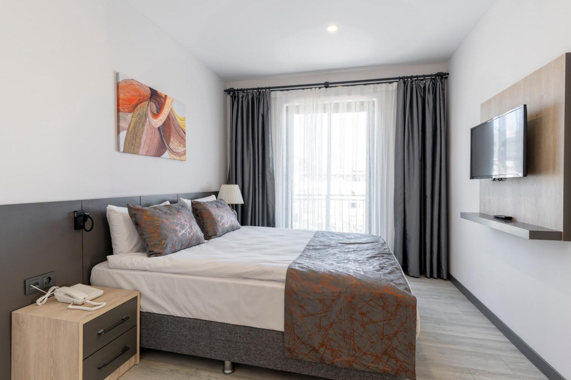 Irenic Otel