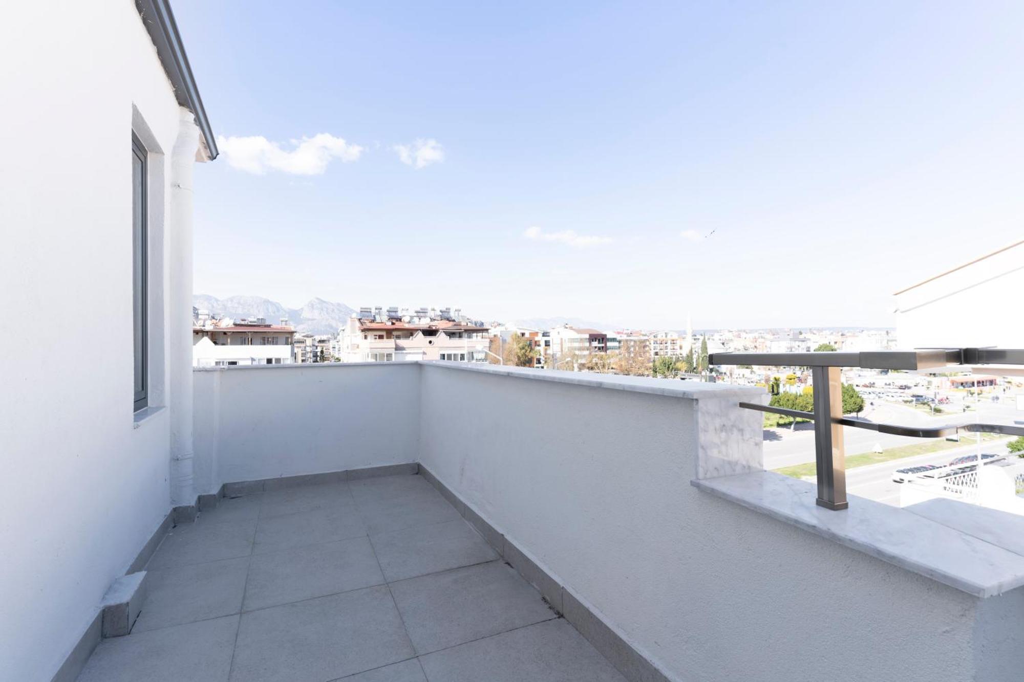 Irenic Otel